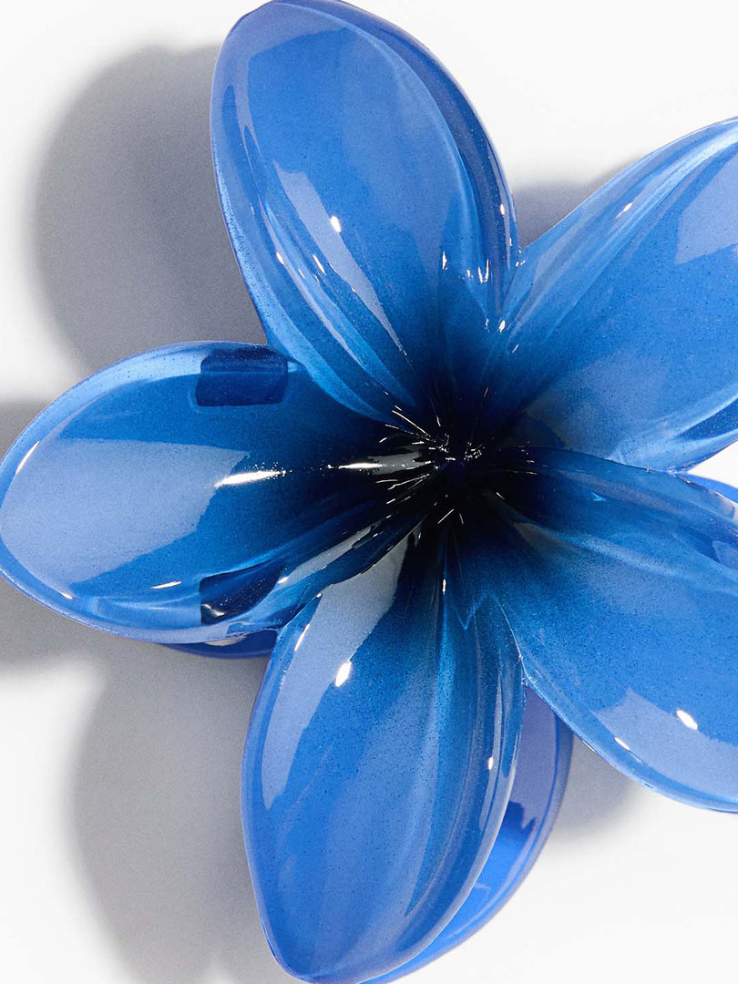 H&M Flower-Shaped Hair Claw